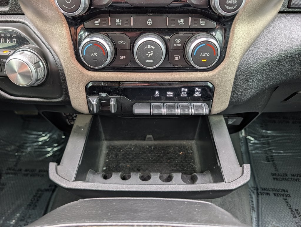 2019 RAM 1500 Laie Crew Cab 4x4 5'7' Box