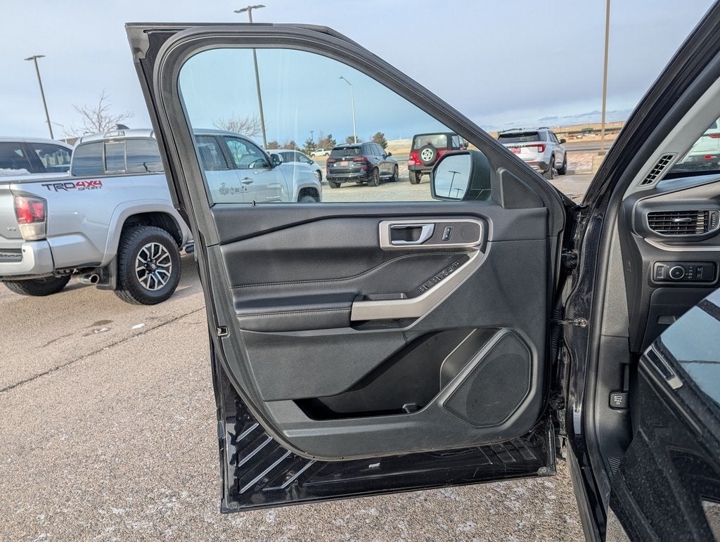 2023 Ford Explorer XLT 4WD