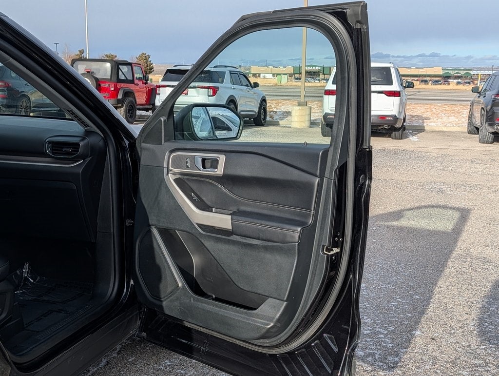 2023 Ford Explorer XLT 4WD