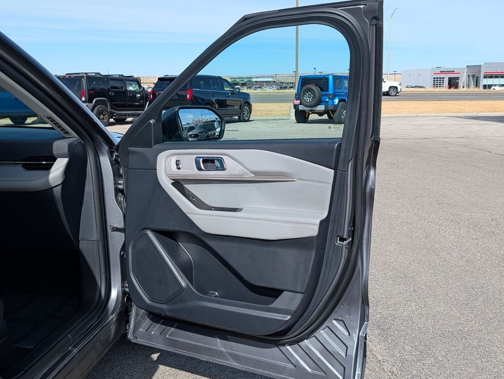 2025 Ford Explorer Active