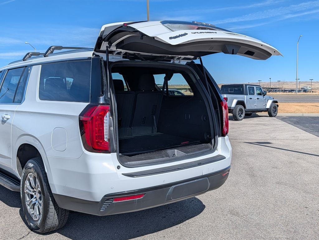 2022 GMC Yukon XL SLE