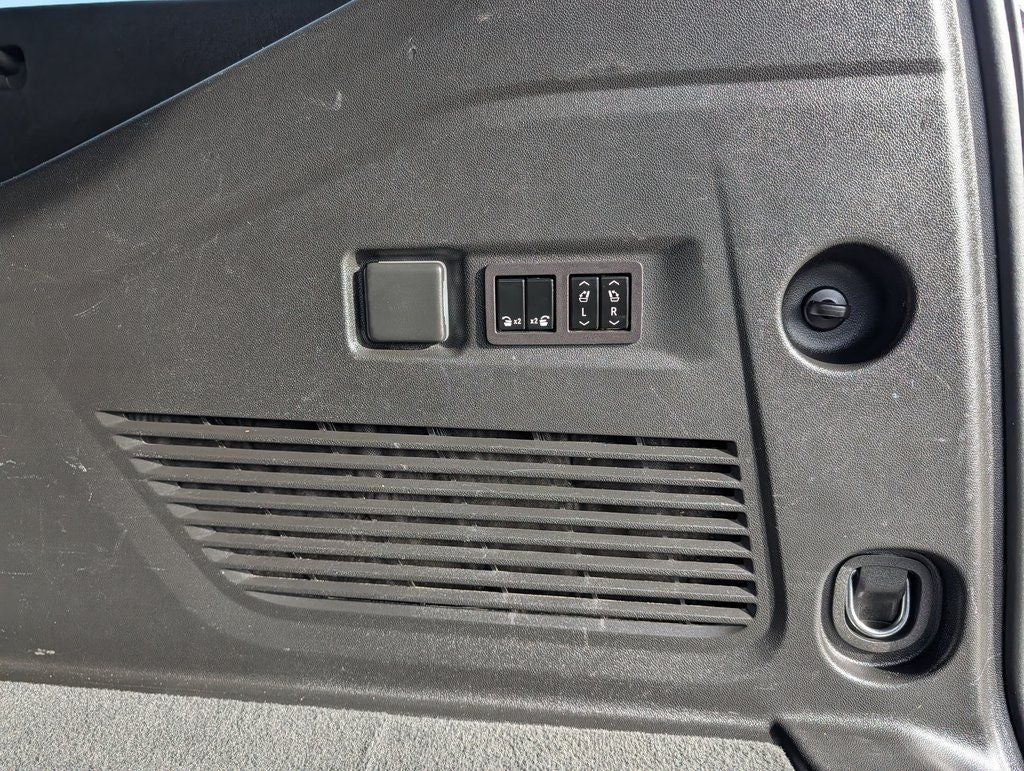 2023 GMC Yukon XL AT4