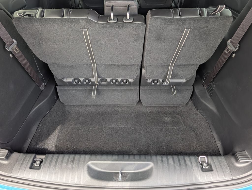 2027 Chrysler Pacifica Select AWD