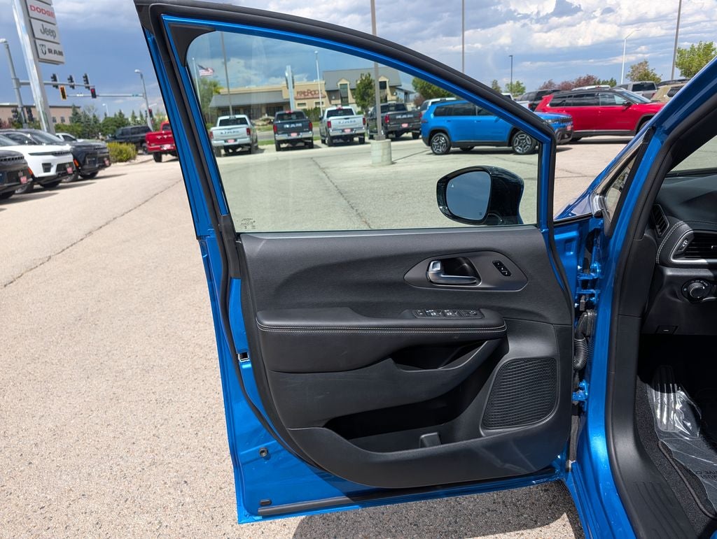 2027 Chrysler Pacifica Select AWD