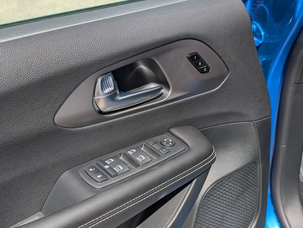 2027 Chrysler Pacifica Select AWD
