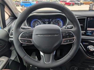 2027 Chrysler Pacifica Select AWD