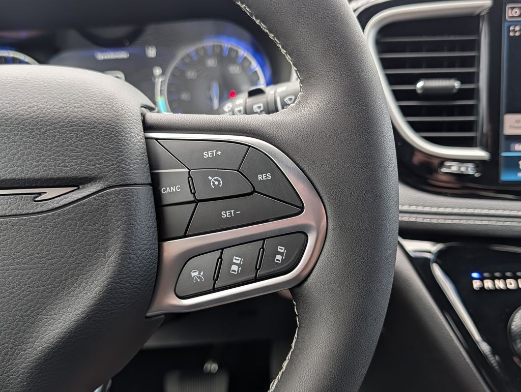 2027 Chrysler Pacifica Select AWD