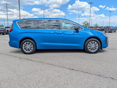 2027 Chrysler Pacifica Select AWD
