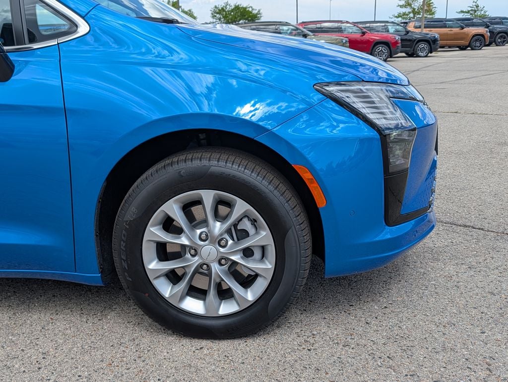 2027 Chrysler Pacifica Select AWD