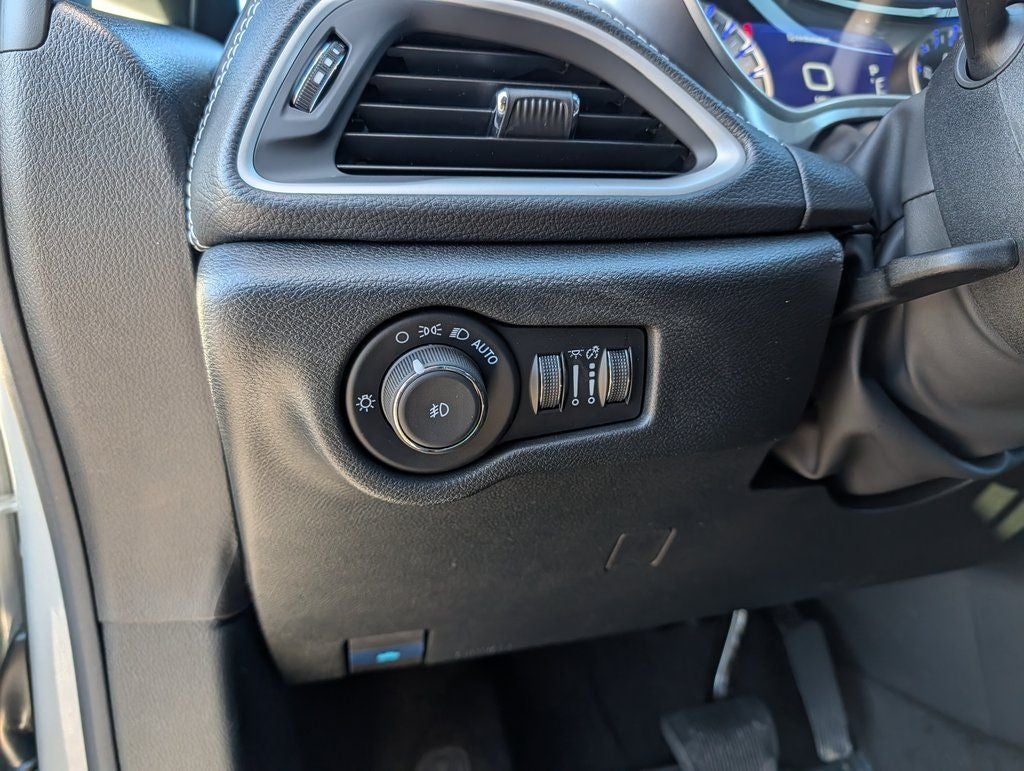 2026 Chrysler Pacifica Select AWD