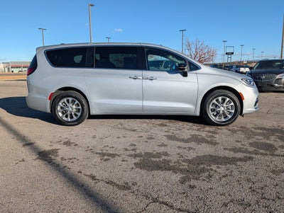 2026 Chrysler Pacifica Select AWD