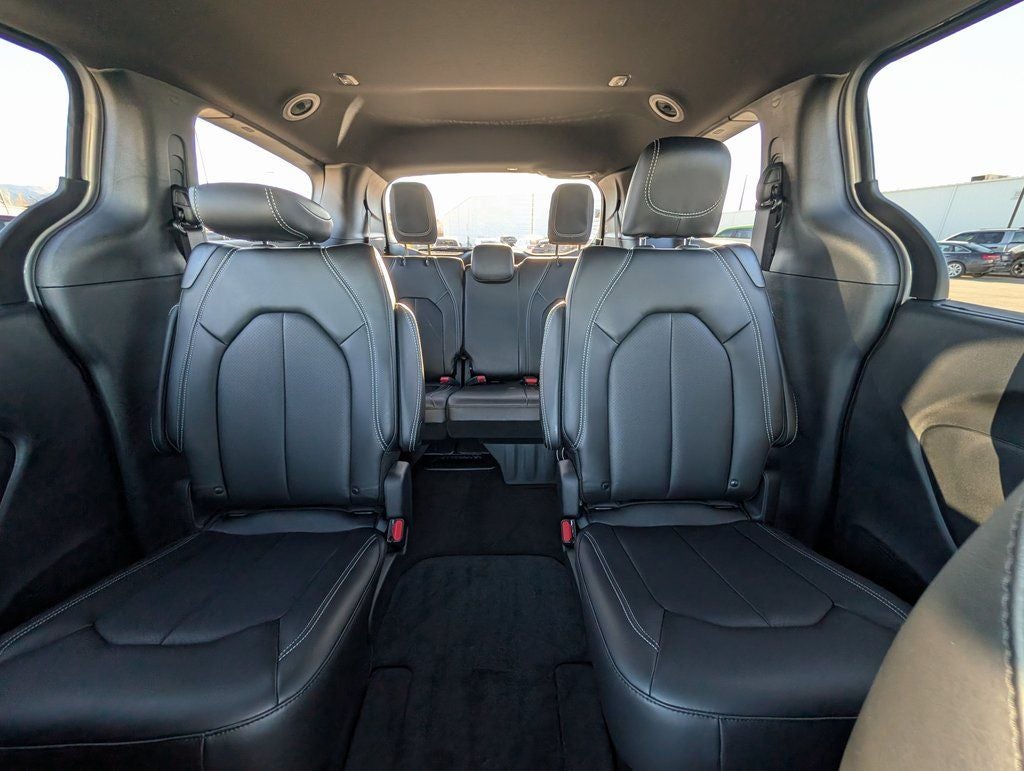 2026 Chrysler Pacifica Select AWD