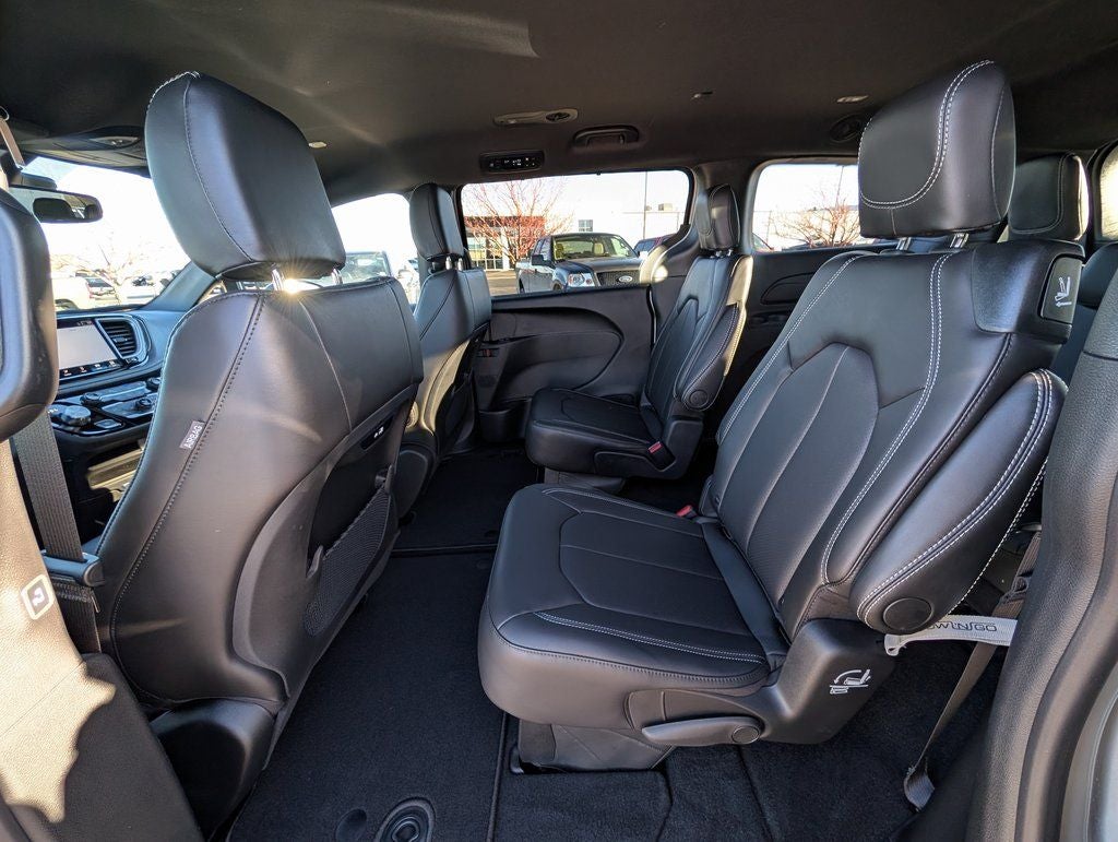 2026 Chrysler Pacifica Select AWD