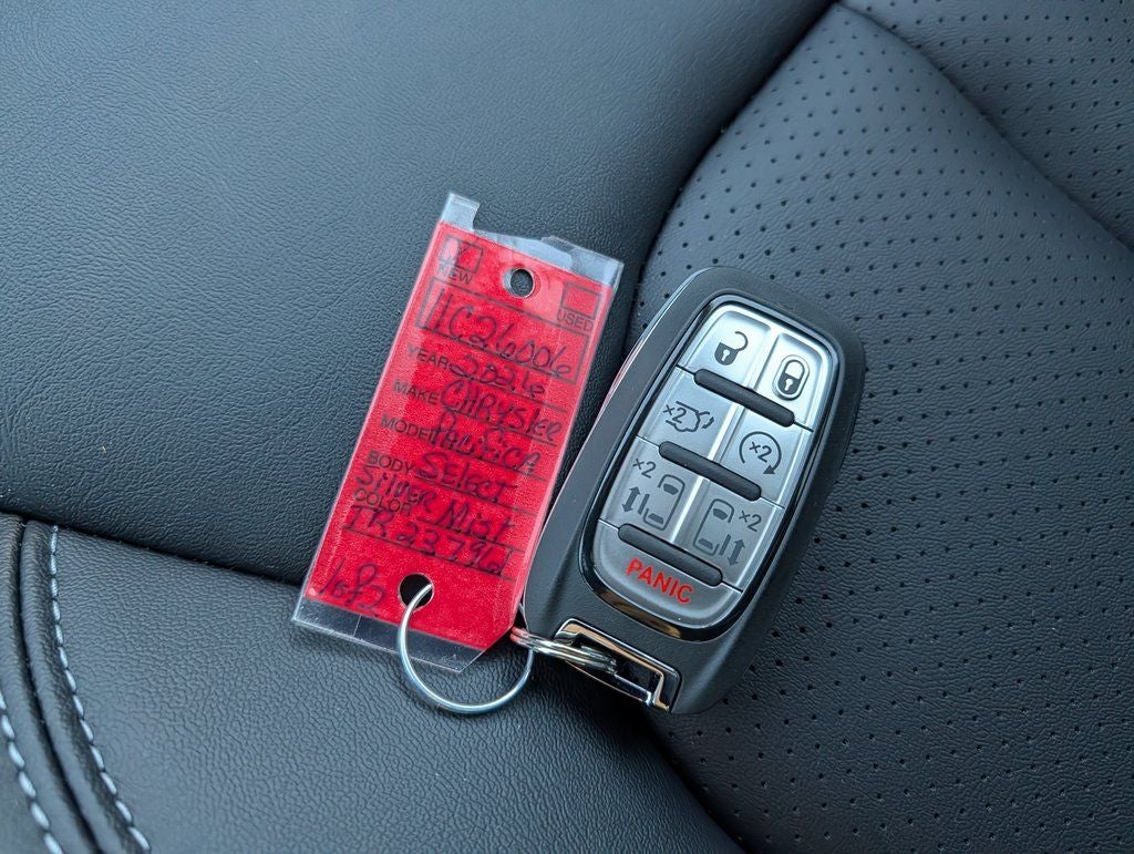 2026 Chrysler Pacifica Select AWD