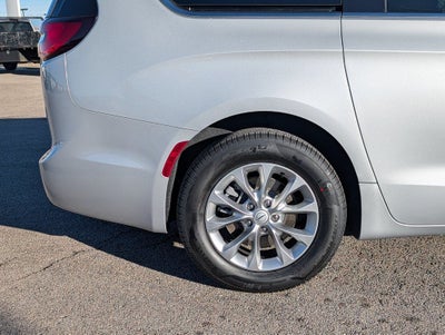 2026 Chrysler Pacifica Select AWD