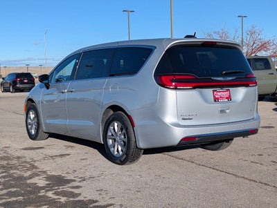 2026 Chrysler Pacifica Select AWD
