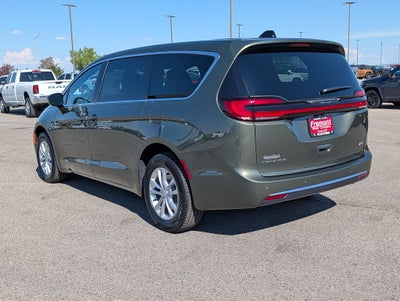 2027 Chrysler Pacifica Select AWD