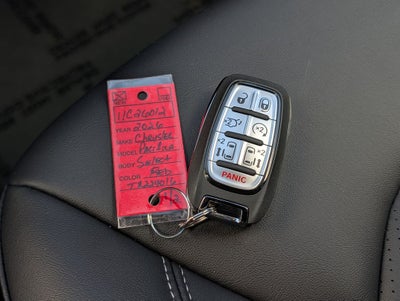 2026 Chrysler Pacifica Select