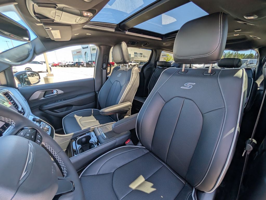 2027 Chrysler Pacifica Limited
