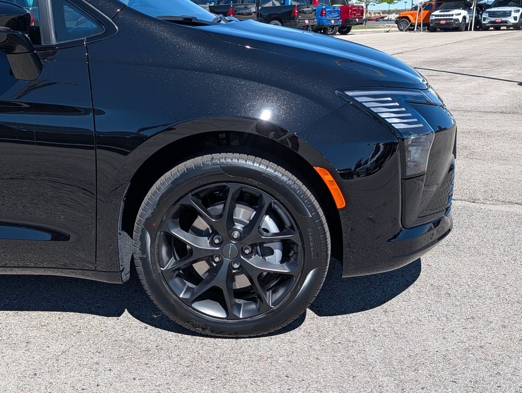2027 Chrysler Pacifica Limited