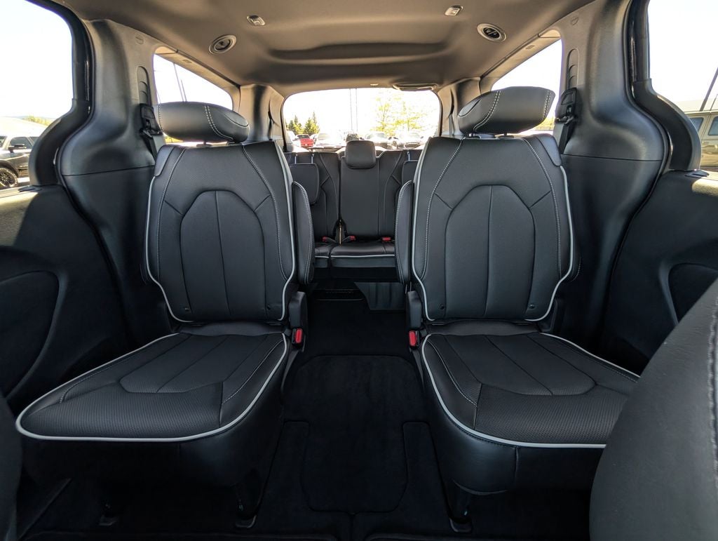 2027 Chrysler Pacifica Limited