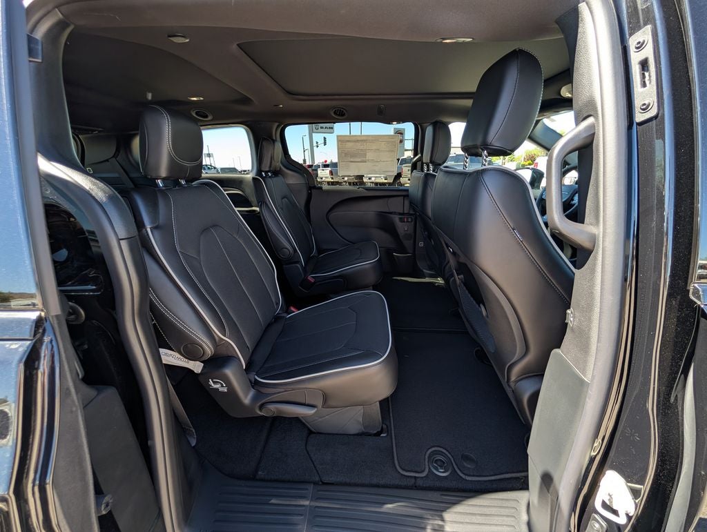 2027 Chrysler Pacifica Limited