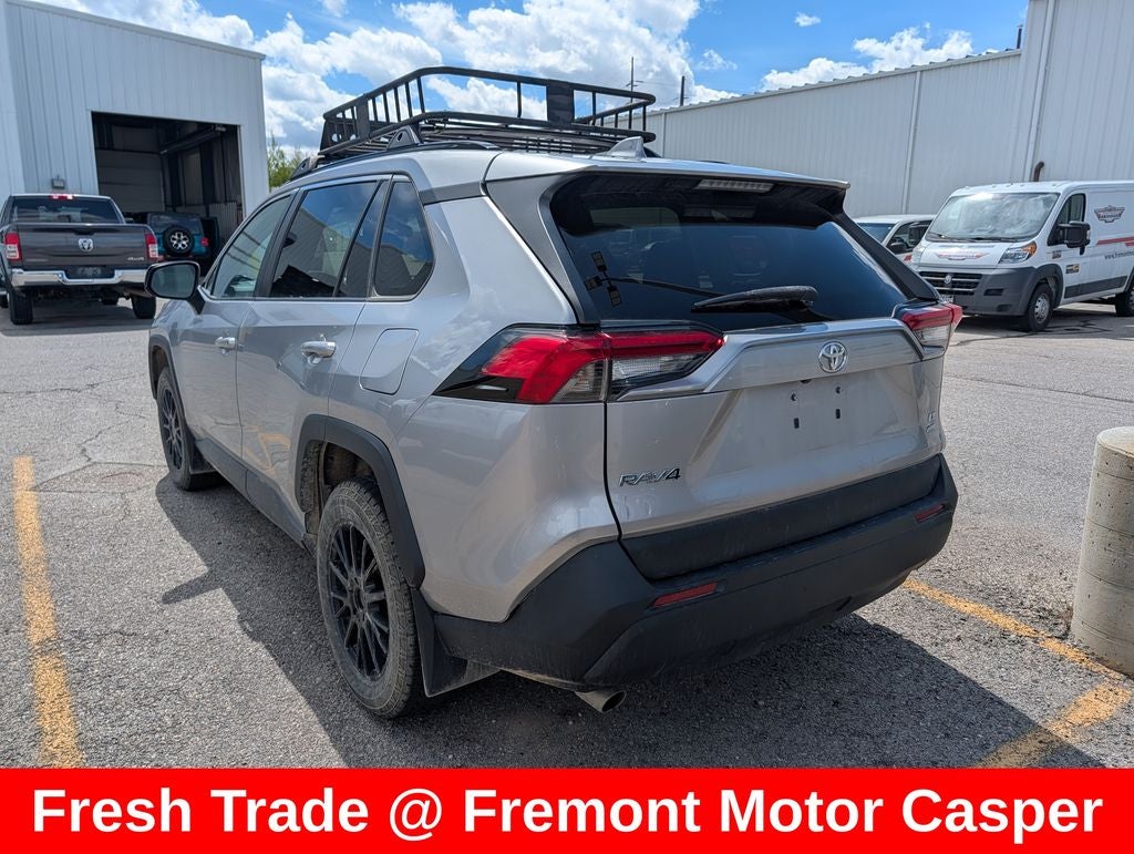 2020 Toyota RAV4 LE