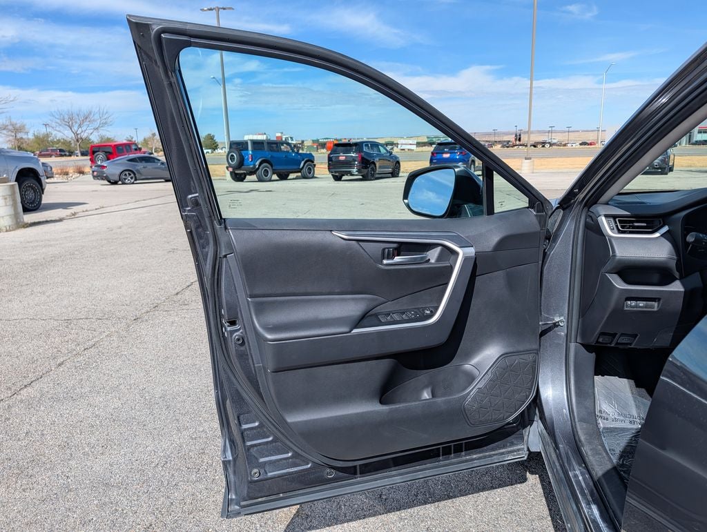 2025 Toyota RAV4 XLE AWD