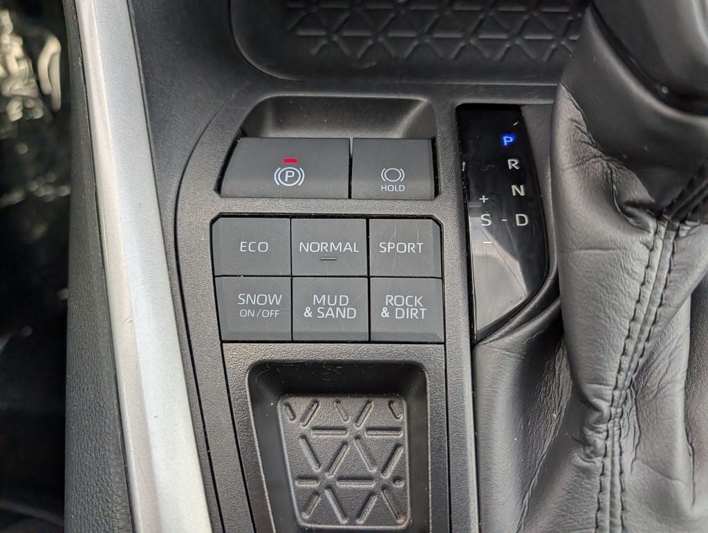 2025 Toyota RAV4 XLE AWD