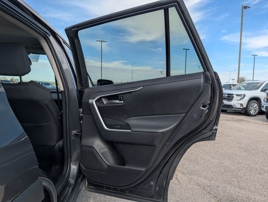 2025 Toyota RAV4 XLE AWD