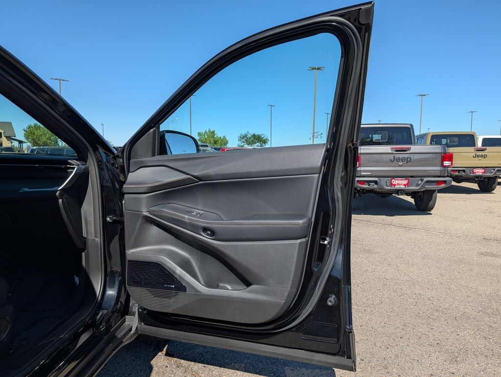 2026 Jeep Cherokee Overland Hybrid