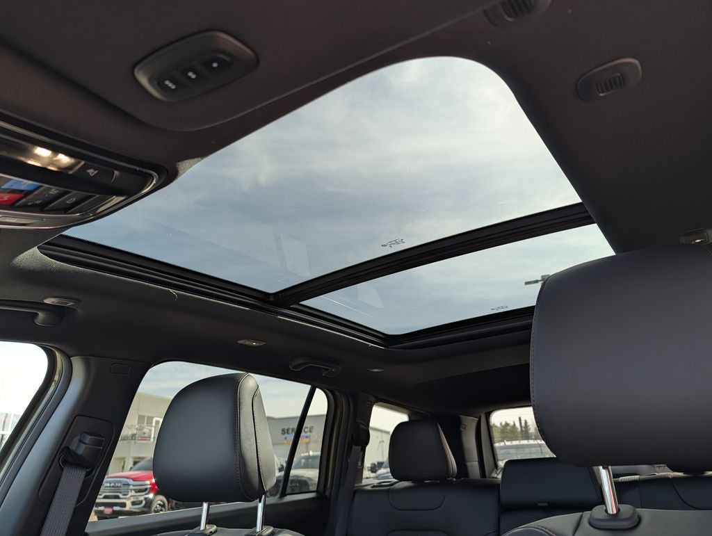 2026 Jeep Cherokee Overland