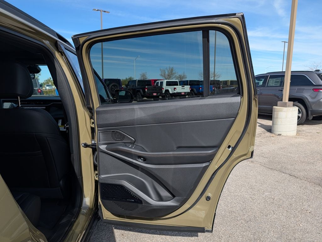 2026 Jeep Cherokee Overland