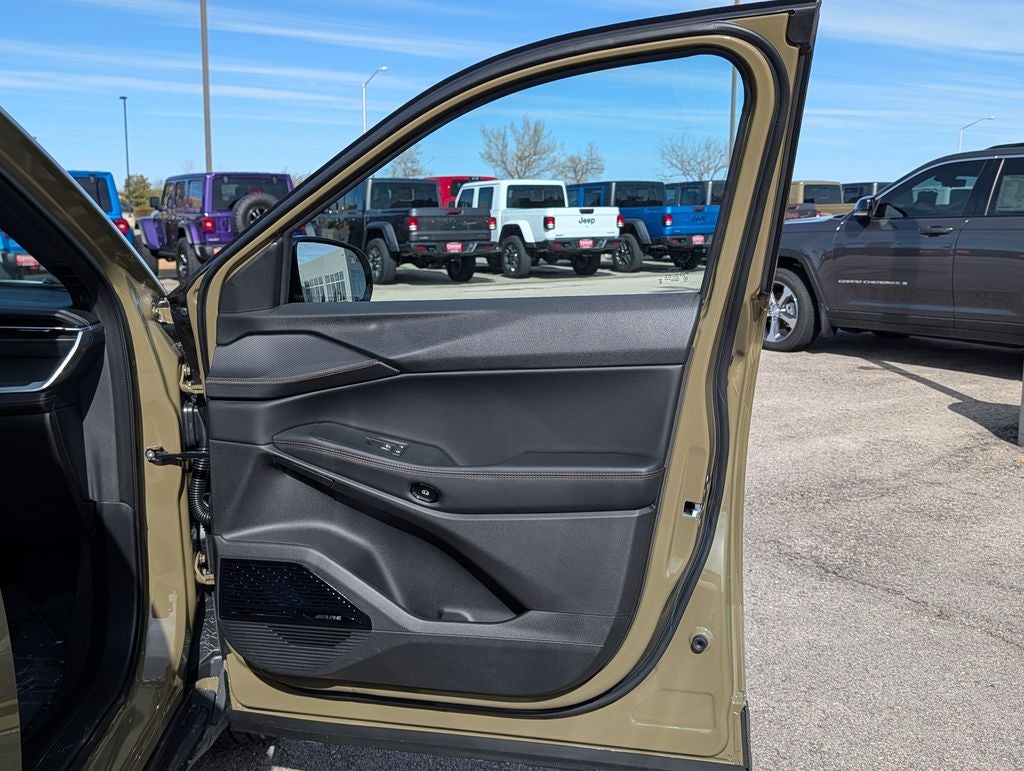 2026 Jeep Cherokee Overland