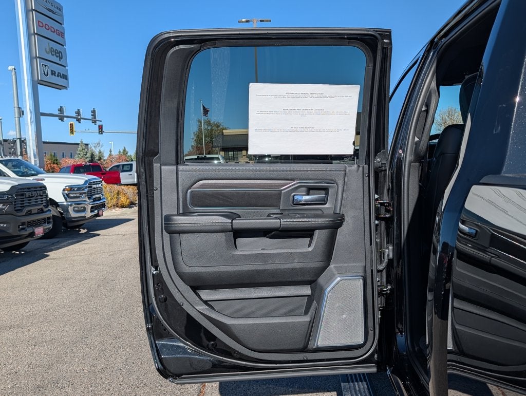 2027 RAM 3500 RAM 3500 LARAMIE CREW CAB 4X4 8' BOX
