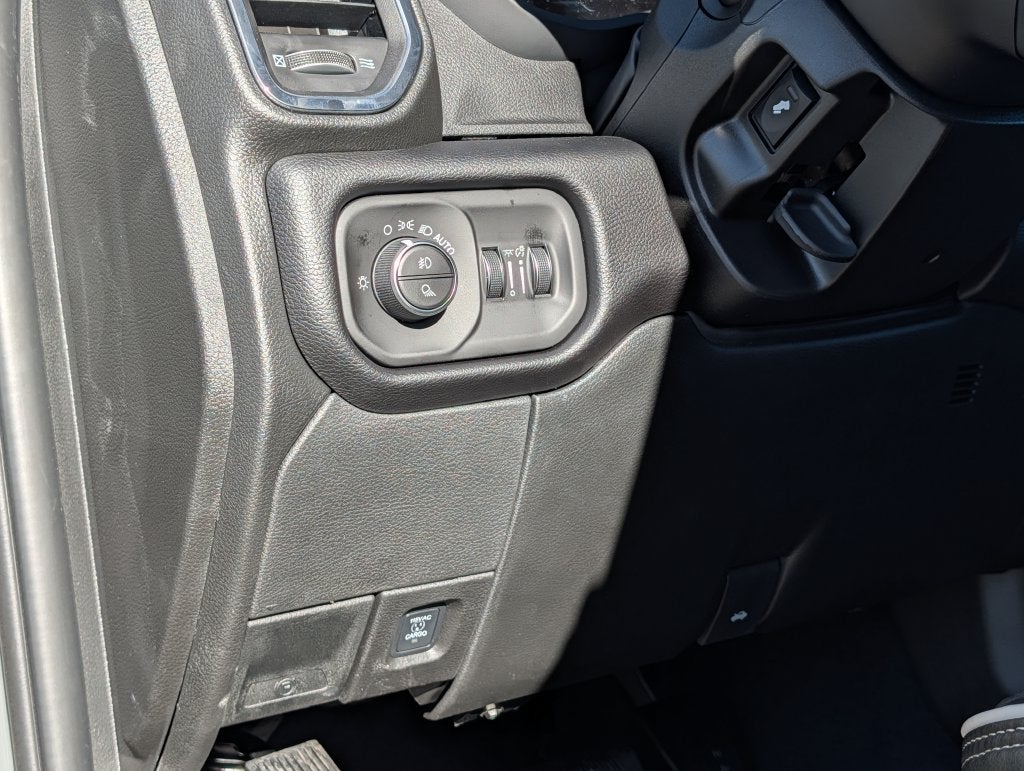 2027 RAM 3500 RAM 3500 LARAMIE CREW CAB 4X4 8' BOX