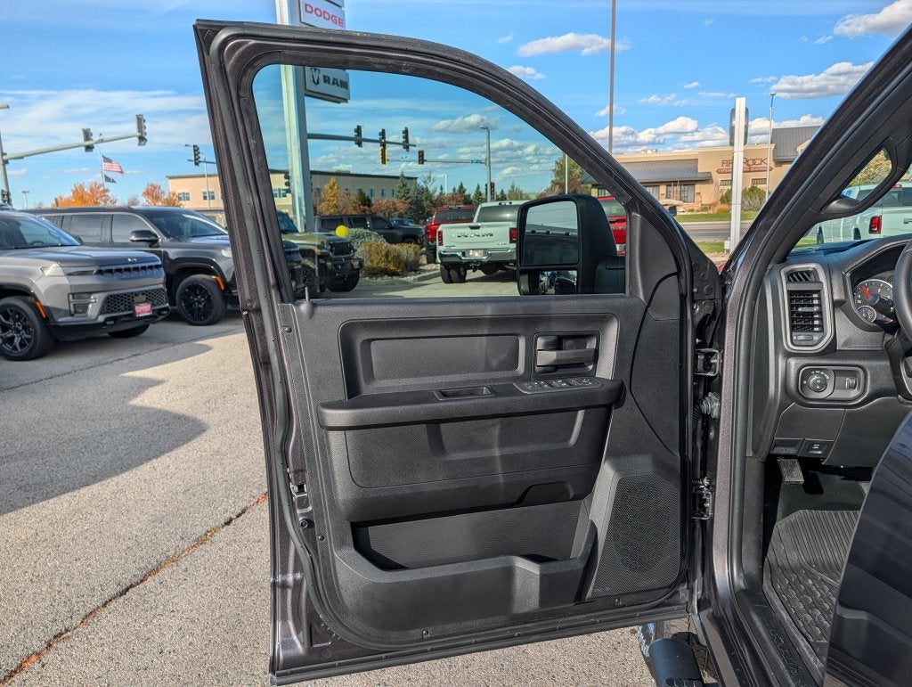 2027 RAM 2500 2500 TRADESMAN CREW CAB 4X4 6'4' BOX
