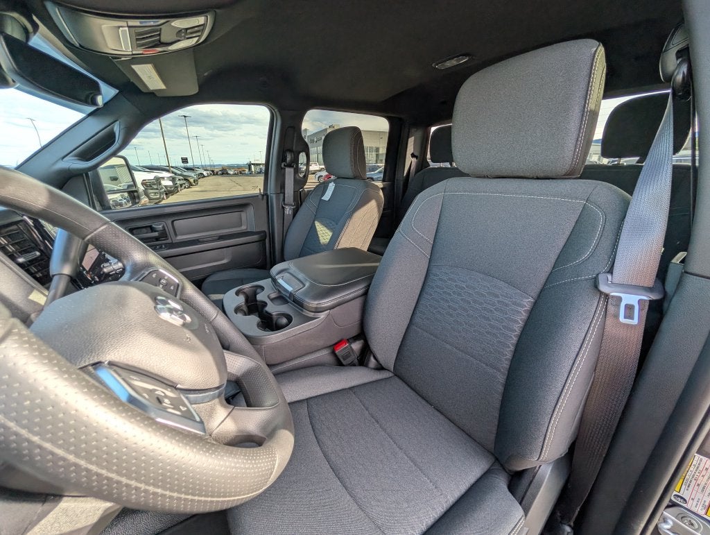 2027 RAM 2500 2500 TRADESMAN CREW CAB 4X4 6'4' BOX
