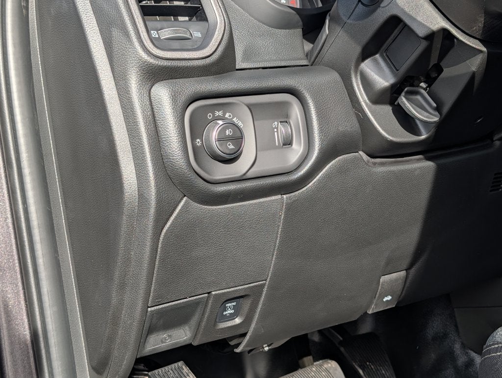 2027 RAM 2500 2500 TRADESMAN CREW CAB 4X4 6'4' BOX