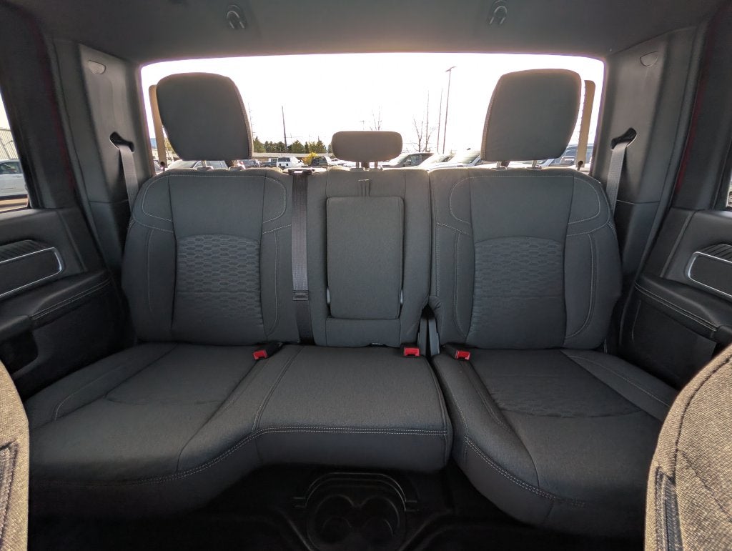 2027 RAM 2500 RAM 2500 BIG HORN CREW CAB 4X4 6'4' BOX