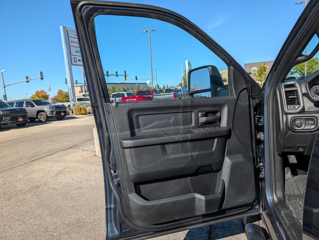2027 RAM 2500 2500 TRADESMAN CREW CAB 4X4 8' BOX