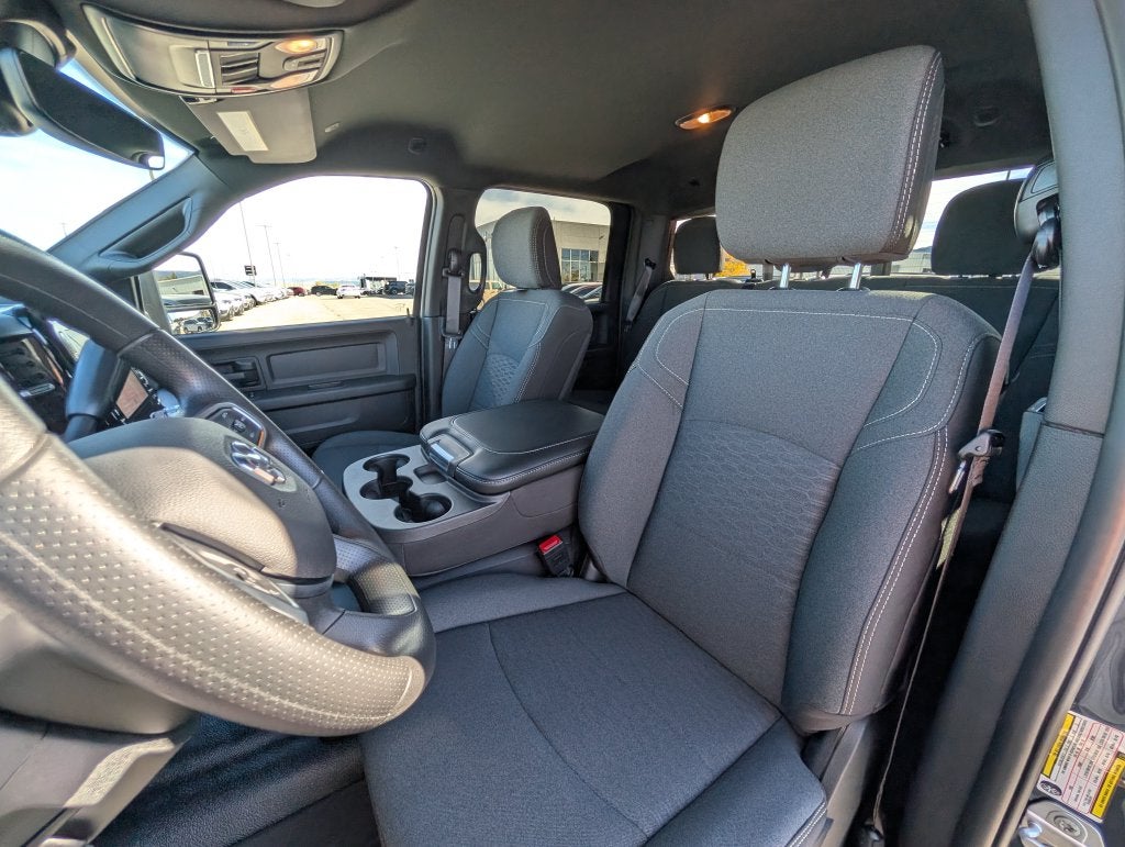 2027 RAM 2500 2500 TRADESMAN CREW CAB 4X4 8' BOX