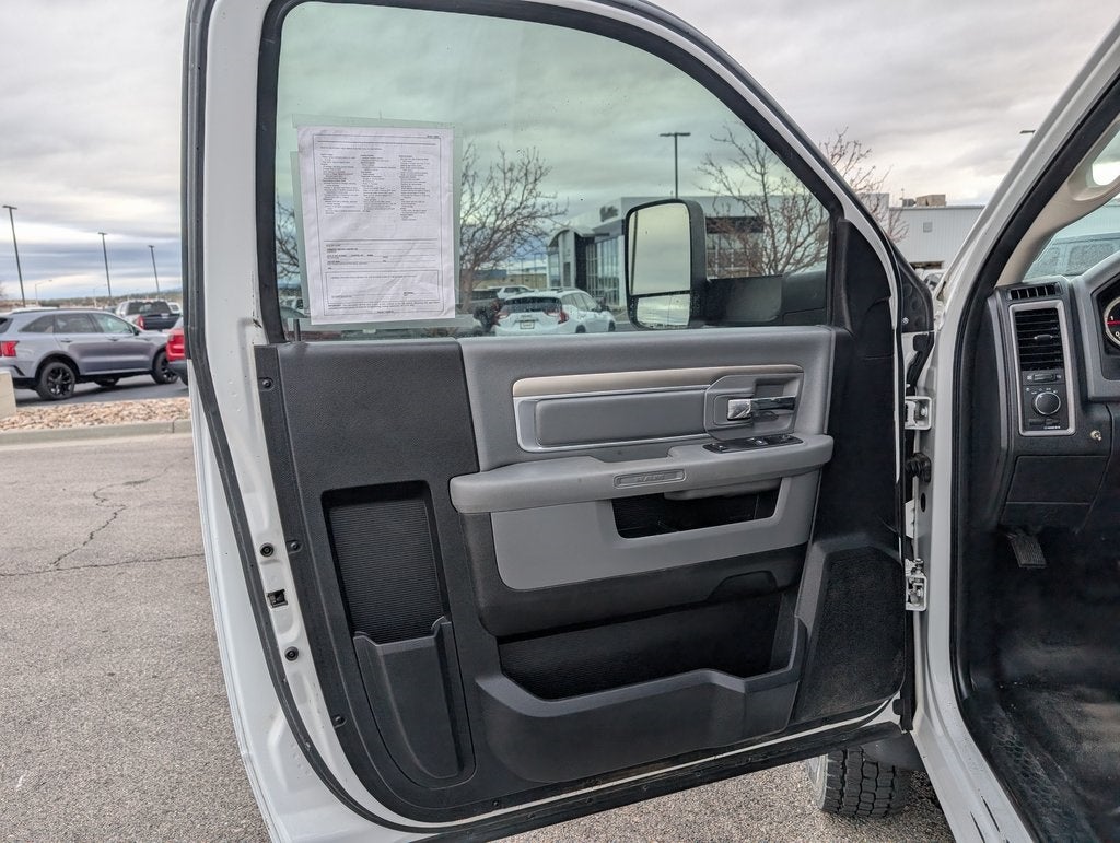 2014 RAM 5500HD Tradesman Flatbed 4X4