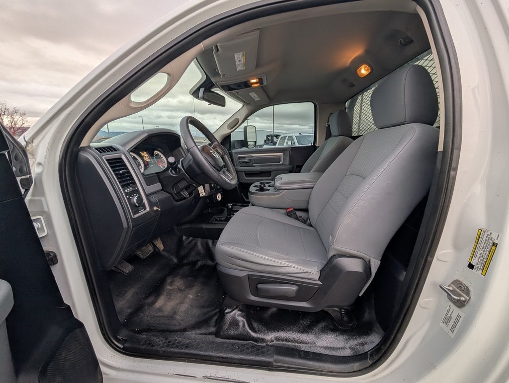 2014 RAM 5500HD Tradesman Flatbed 4X4