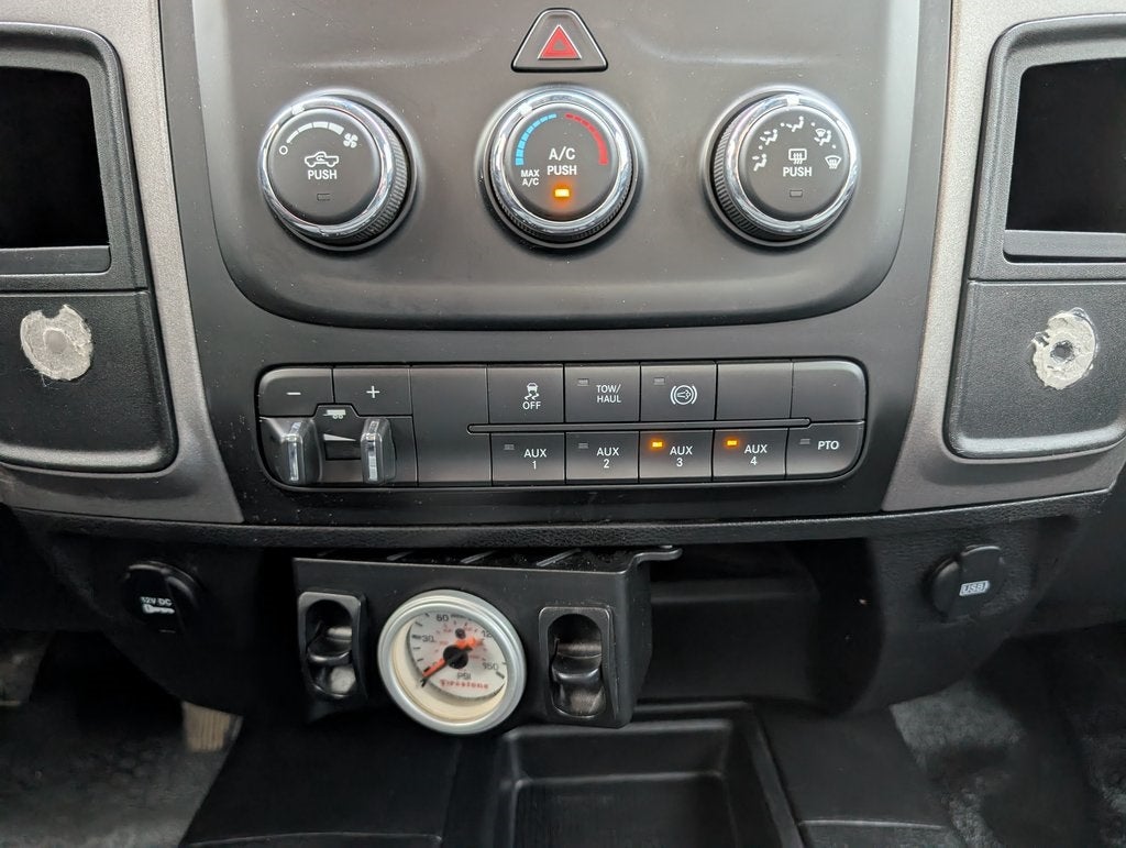 2014 RAM 5500HD Tradesman Flatbed 4X4