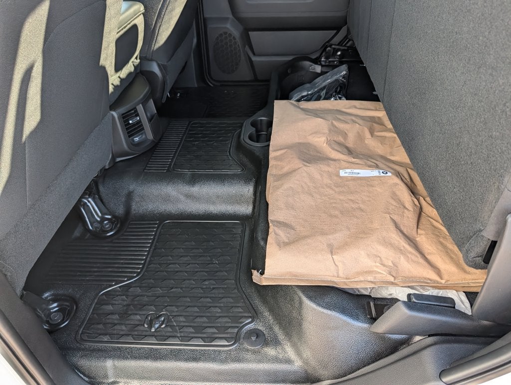 2027 RAM 5500 5500 TRADESMAN CHASSIS CREW CAB 4X4 84' CA