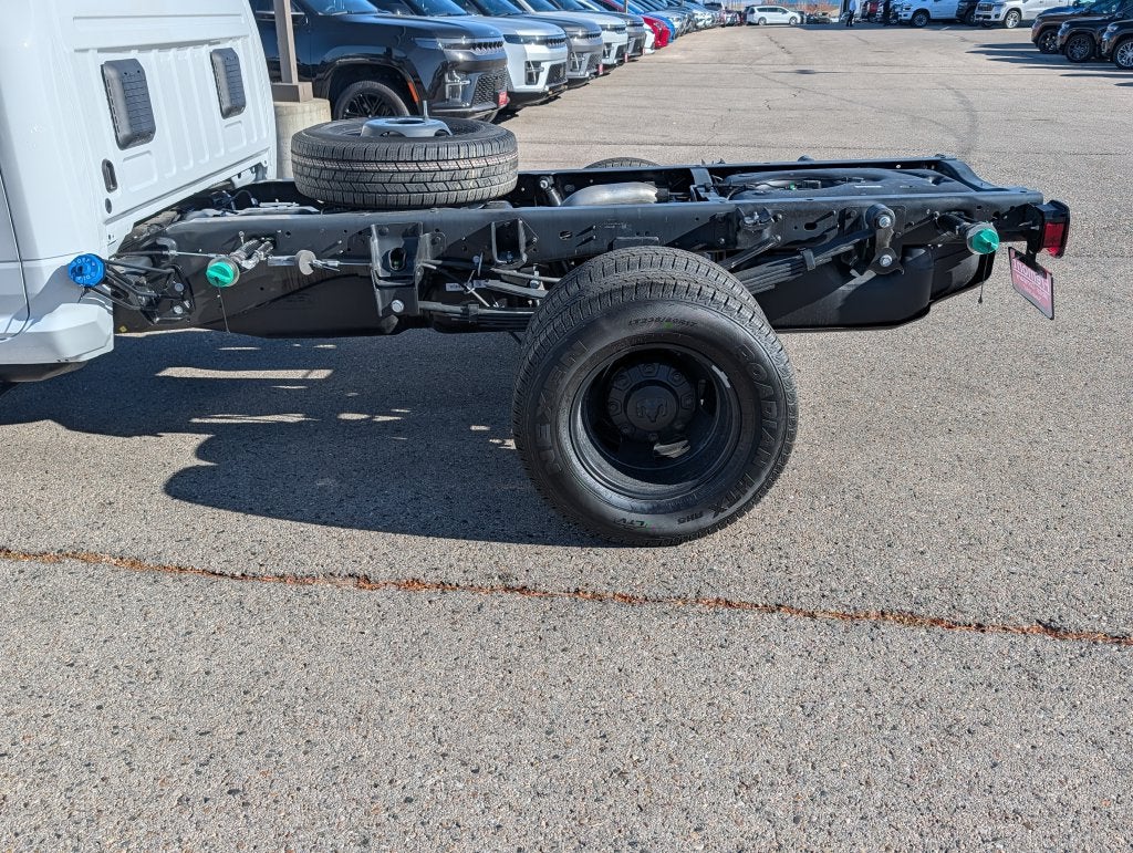 2027 RAM 3500 RAM 3500 TRADESMAN CREW CAB CHASSIS 4X4 60' CA