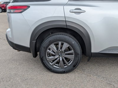 2025 Nissan Pathfinder SV 4WD