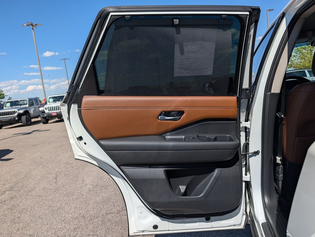 2024 Nissan Pathfinder Platinum