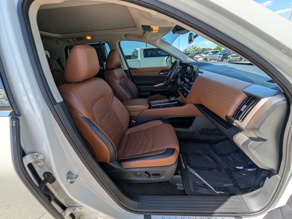 2024 Nissan Pathfinder Platinum
